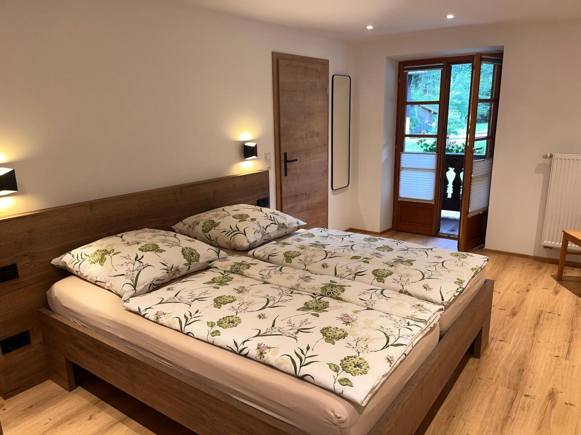 Gaestehaus Zum Thoma 크로이트 객실 사진